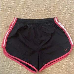 NIKE ATHLETIC SHORTS